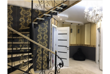 Купить квартиру в Севастополе. Продажа трехкомнатной квартиры 97 кв м на Тараса Шевченко.