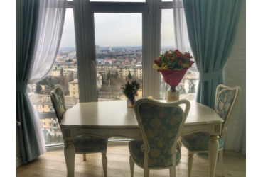 Купить квартиру в Севастополе. Продажа трехкомнатной квартиры 88 кв м на Ерошенко.