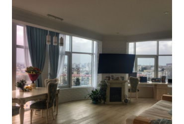 Купить квартиру в Севастополе. Продажа трехкомнатной квартиры 88 кв м на Ерошенко.