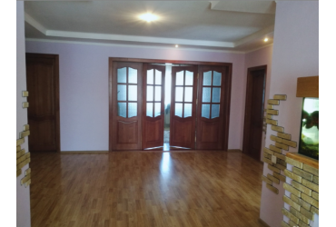 Купить дом в Симферополе.Продажа двух домов 130 и 50 кв.м. на участке 9 соток по ул.Нижнегорская