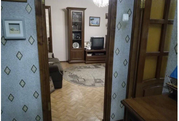 Купить квартиру в Севастополе. Продажа четырёхкомнатной квартиры 82.3 кв.м. на проспекте Октябрьской Революции