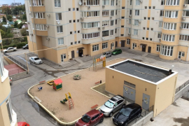 Купить квартиру в Севастополе. Продается трехкомнатная квартира на ул.Героев Бреста