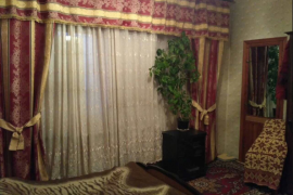 Купить квартиру в Севастополе. Продается трехкомнатная квартира на ул. Астана Кесаева