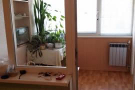 Купить квартиру в Севастополе. Продается трехкомнатная квартира на пр. Героев Сталинграда