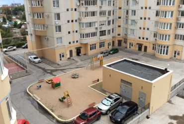 Купить квартиру в Севастополе. Продается трехкомнатная квартира на ул.Героев Бреста