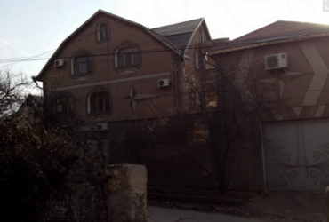 Купить дом в Севастополе.Продажа 3 этажного дома в Ленинском районе на ул.К.Пищенко 309 кв.м.