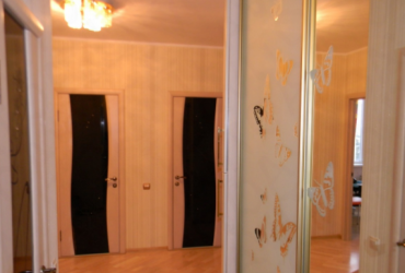 Купить квартиру в Севастополе. Продажа видовой трехкомнатной квартиры 93 кв.м на Проспекте Октябрьской Революции.