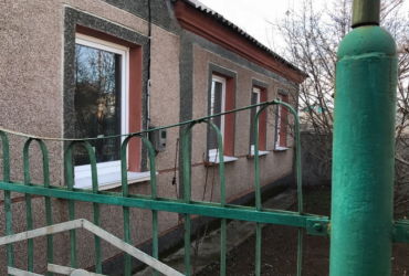 Купить дом в Севастополе.Продажа одноэтажного дома по ул.Томской Дом построен в 1965 году из кирпича