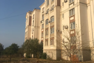 Купить квартиру в Севастополе. Продажа трехкомнатной квартиры 96,4 кв м на Проспекте Октябрьской Революции.