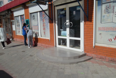 Купить магазин в Симферополе.Продается магазин 151 кв м.по улице Козлова, первая линия. ХОРОШИЙ ТРАФИК !!!