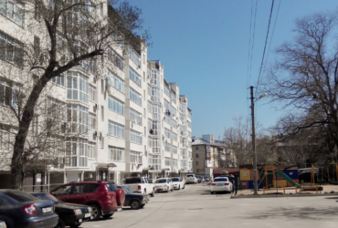 Купить квартиру в Севастополе. Продажа двухкомнатной квартиры 72,4 кв м на улице Истомина.