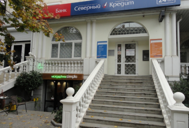 Снять помещение в Севастополе. Аренда помещения 100 кв м на улице Большая Морская. Первая линия.