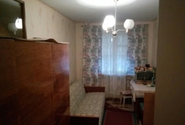 Купить квартиру в Севастополе. Продажа трехкомнатной квартиры 55,9 кв м на улице Ерошенко.