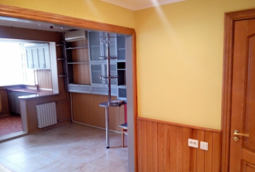 Купить квартиру в Севастополе. Продажа трехкомнатной квартиры 80 кв. м, на Проспекте Генерала Острякова