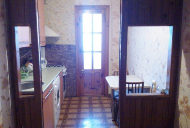 Купить квартиру в Севастополе. Продажа однокомнатной квартиры 34 кв м на Проспекте Октябрьской Революции.