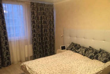 Купить квартиру в Севастополе. Продается трехкомнатную квартира на ул. Колобова