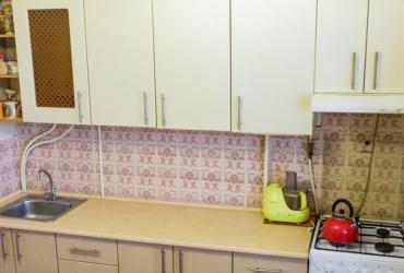 Купить квартиру в Симферополе. Продажа трехкомнатной квартиры 67 кв.м в Симферопольском районе пгт. Николаевка.